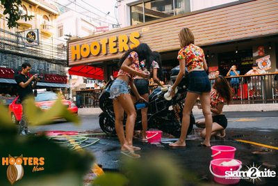 Charity Bike Wash at Hooters Nana, Sukhumvit Soi 4 — photo 49