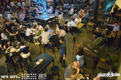 Seenspace Invasion ที่ร้าน Clouds, Fat'R Gut'z และ BREW Beers & Ciders — photo 2