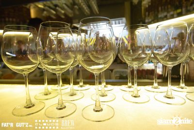 Seenspace Invasion ที่ร้าน Clouds, Fat'R Gut'z และ BREW Beers & Ciders — photo 5