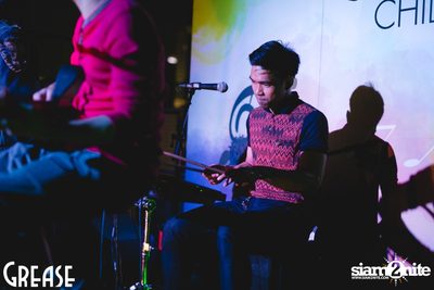 Friday Night at Grease Bangkok, Sukhumvit Soi 49 — photo 12