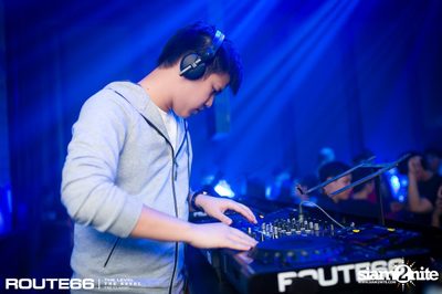 ปาร์ตี้คืนวันศุกร์ ที่ร้าน รูท ซิกตี้ซิกคลับ อาร์ซีเอ — photo 1