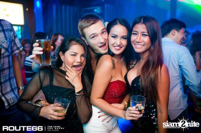 ปาร์ตี้คืนวันศุกร์ ที่ร้าน รูท ซิกตี้ซิกคลับ อาร์ซีเอ — photo 5