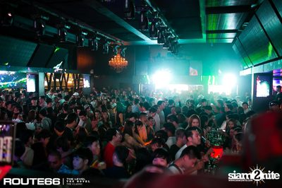 ปาร์ตี้คืนวันศุกร์ ที่ร้าน รูท ซิกตี้ซิกคลับ อาร์ซีเอ — photo 41