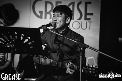 Saturday Night at Grease Bangkok, Sukhumvit Soi 49 — photo 3