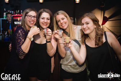 Saturday Night at Grease Bangkok, Sukhumvit Soi 49 — photo 8