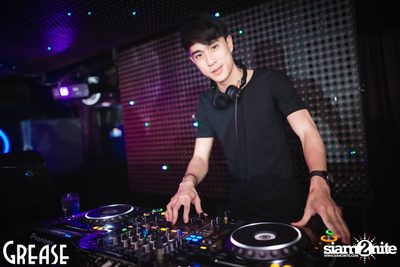 Saturday Night at Grease Bangkok, Sukhumvit Soi 49 — photo 25