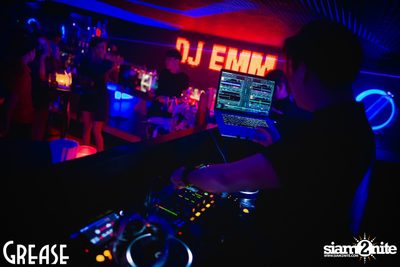 Saturday Night at Grease Bangkok, Sukhumvit Soi 49 — photo 33