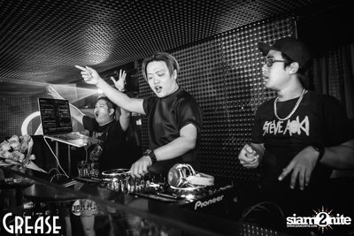 Saturday Night at Grease Bangkok, Sukhumvit Soi 49 — photo 54