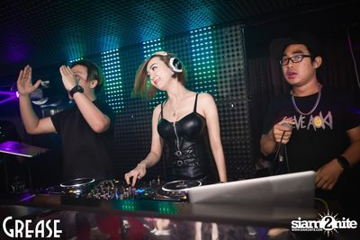 Saturday Night at Grease Bangkok, Sukhumvit Soi 49 — photo 70