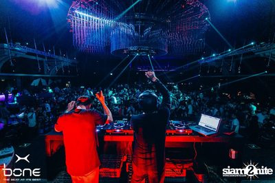 Quintino Live ที่ร้าน โบน คลับ, พัทยาเหนือ — photo 30