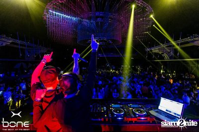 Quintino Live ที่ร้าน โบน คลับ, พัทยาเหนือ — photo 31
