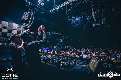 Quintino Live ที่ร้าน โบน คลับ, พัทยาเหนือ — photo 33