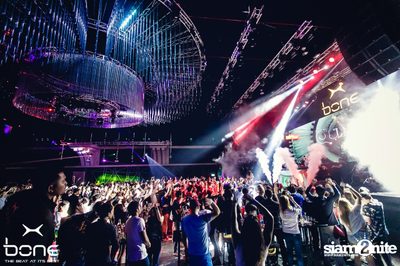 Quintino Live ที่ร้าน โบน คลับ, พัทยาเหนือ — photo 78