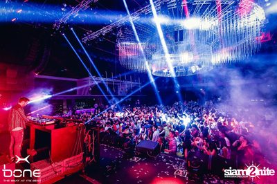 Quintino Live ที่ร้าน โบน คลับ, พัทยาเหนือ — photo 80