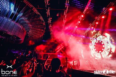 Quintino Live ที่ร้าน โบน คลับ, พัทยาเหนือ — photo 83