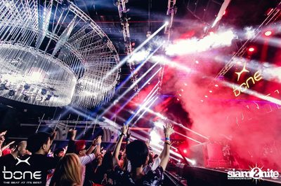 Quintino Live ที่ร้าน โบน คลับ, พัทยาเหนือ — photo 84
