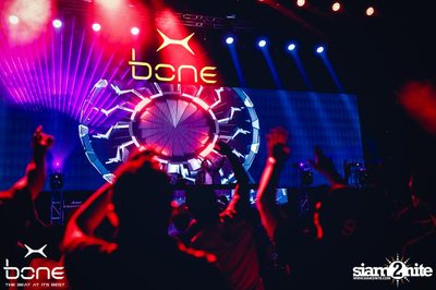 Quintino Live ที่ร้าน โบน คลับ, พัทยาเหนือ — photo 88