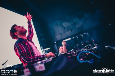 Quintino Live ที่ร้าน โบน คลับ, พัทยาเหนือ — photo 99