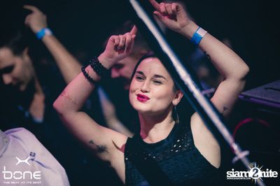 Quintino Live ที่ร้าน โบน คลับ, พัทยาเหนือ — photo 104