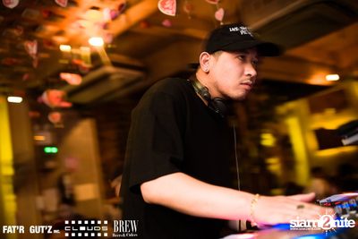 Seenspace Invasion ที่ร้าน Clouds, Fat'R Gut'z และ BREW Beers & Ciders — photo 57