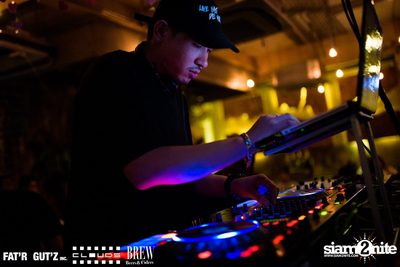 Seenspace Invasion ที่ร้าน Clouds, Fat'R Gut'z และ BREW Beers & Ciders — photo 58