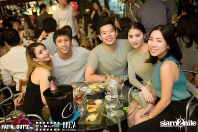 Seenspace Invasion ที่ร้าน Clouds, Fat'R Gut'z และ BREW Beers & Ciders — photo 76