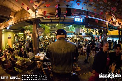 Seenspace Invasion ที่ร้าน Clouds, Fat'R Gut'z และ BREW Beers & Ciders — photo 88