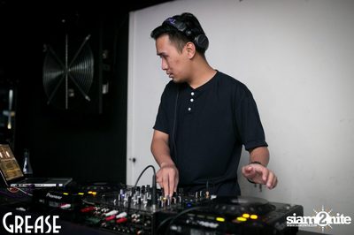 Friday Night at Grease Bangkok, Sukhumvit Soi 49 — photo 18