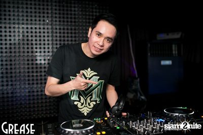Friday Night at Grease Bangkok, Sukhumvit Soi 49 — photo 29