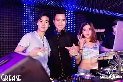 Saturday Night at Grease Bangkok, Sukhumvit Soi 49 — photo 5