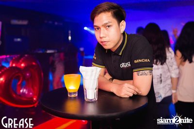 Saturday Night at Grease Bangkok, Sukhumvit Soi 49 — photo 22