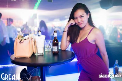 Saturday Night at Grease Bangkok, Sukhumvit Soi 49 — photo 41