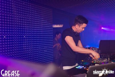 Saturday Night at Grease Bangkok, Sukhumvit Soi 49 — photo 43