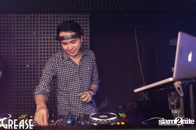 Saturday Night at Grease Bangkok, Sukhumvit Soi 49 — photo 54
