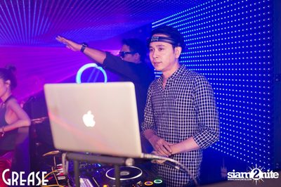 Saturday Night at Grease Bangkok, Sukhumvit Soi 49 — photo 57