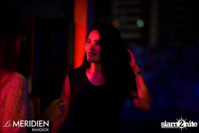 Single? Mingle! Valentine's Pool Party ที่ เลอ เมอริเดียน — photo 4