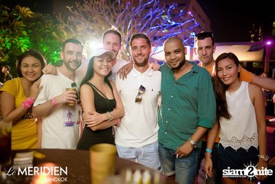 Single? Mingle! Valentine's Pool Party ที่ เลอ เมอริเดียน — photo 9