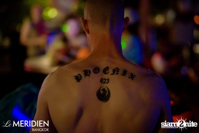 Single? Mingle! Valentine's Pool Party ที่ เลอ เมอริเดียน — photo 29