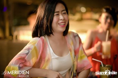 Single? Mingle! Valentine's Pool Party ที่ เลอ เมอริเดียน — photo 30