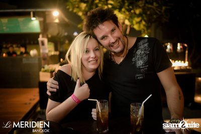Single? Mingle! Valentine's Pool Party ที่ เลอ เมอริเดียน — photo 48
