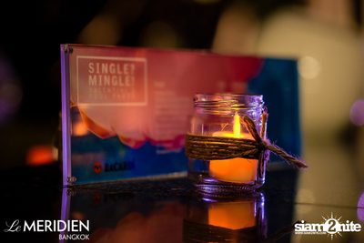 Single? Mingle! Valentine's Pool Party ที่ เลอ เมอริเดียน — photo 74