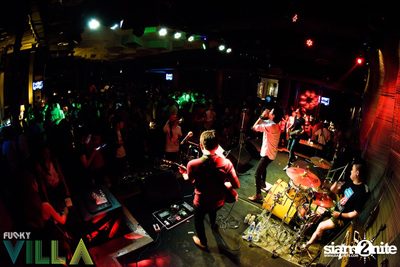 Ae Jirakorn Live on Valentine's Day at Funky Villa — photo 26