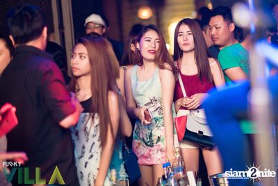 Ae Jirakorn Live on Valentine's Day at Funky Villa — photo 38