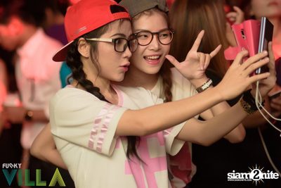 Ae Jirakorn Live on Valentine's Day at Funky Villa — photo 39