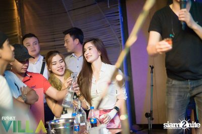 Ae Jirakorn Live on Valentine's Day at Funky Villa — photo 81