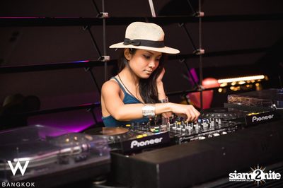 I'm Single So What? Valentine's Day Party at WOOBAR — photo 6
