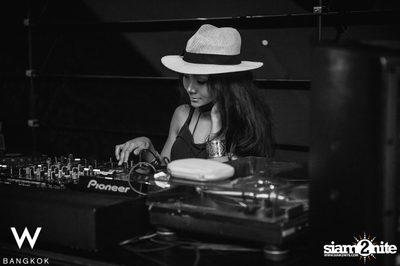 I'm Single So What? Valentine's Day Party at WOOBAR — photo 12