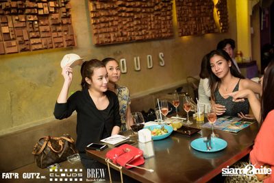 Seenspace Invasion ที่ร้าน Clouds, Fat'R Gut'z และ BREW Beers & Ciders — photo 39