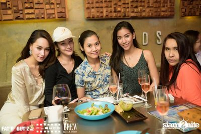Seenspace Invasion ที่ร้าน Clouds, Fat'R Gut'z และ BREW Beers & Ciders — photo 41