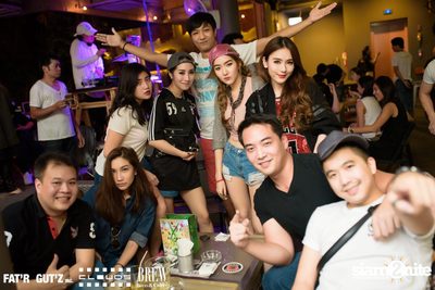 Seenspace Invasion ที่ร้าน Clouds, Fat'R Gut'z และ BREW Beers & Ciders — photo 43